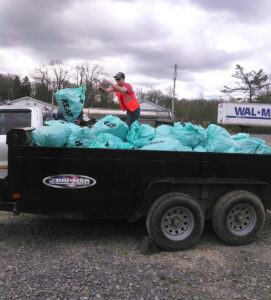 Preston drug court, litter control programs partner for clean-up along Dogtown Road